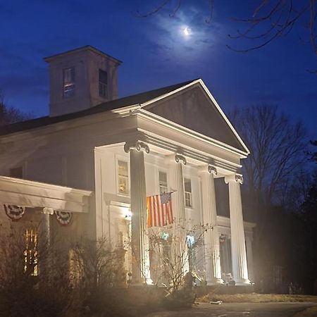 ميستيك House Of 1833 Bed And Breakfast المظهر الخارجي الصورة