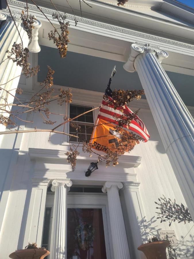ميستيك House Of 1833 Bed And Breakfast المظهر الخارجي الصورة