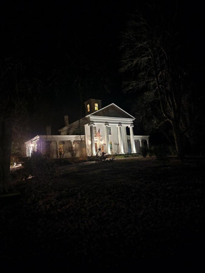 ميستيك House Of 1833 Bed And Breakfast المظهر الخارجي الصورة