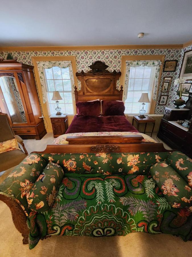 ميستيك House Of 1833 Bed And Breakfast المظهر الخارجي الصورة
